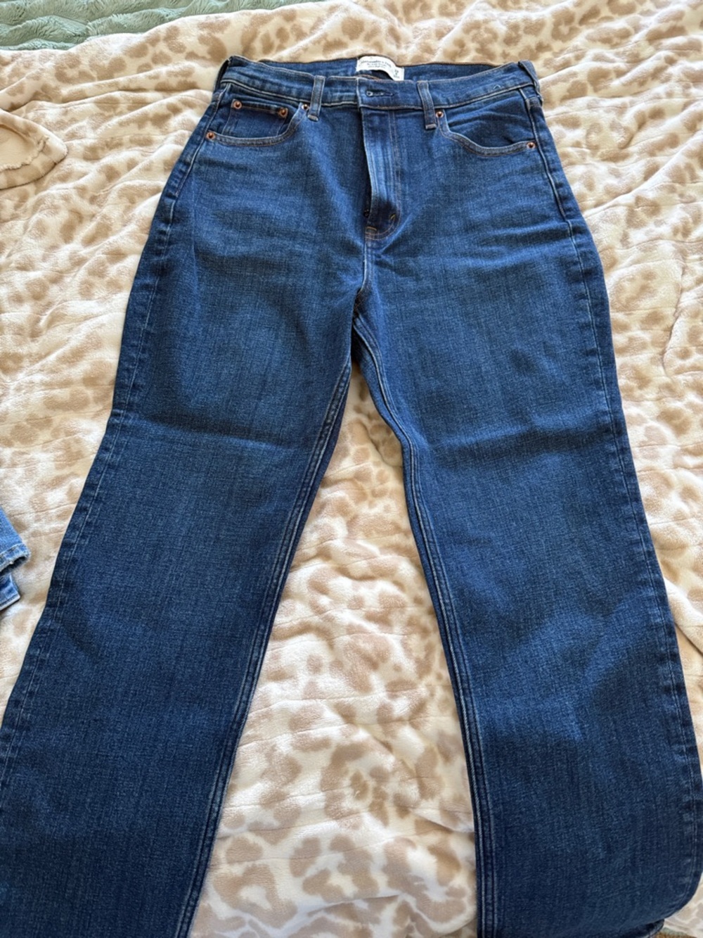 Abercrombie women’s ankle straight ultra high rise Jeans